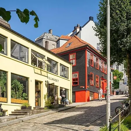 Appartement Dinbnb L 50 Meters To Bryggen L New 2023 L Sunny Backyard *