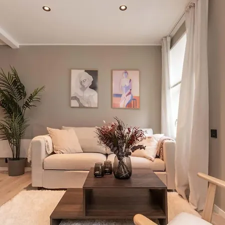 Dinbnb L 50 Meters To Bryggen L New 2023 L Sunny Backyard