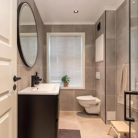 Dinbnb L 50 Meters To Bryggen L New 2023 L Sunny Backyard Appartement *