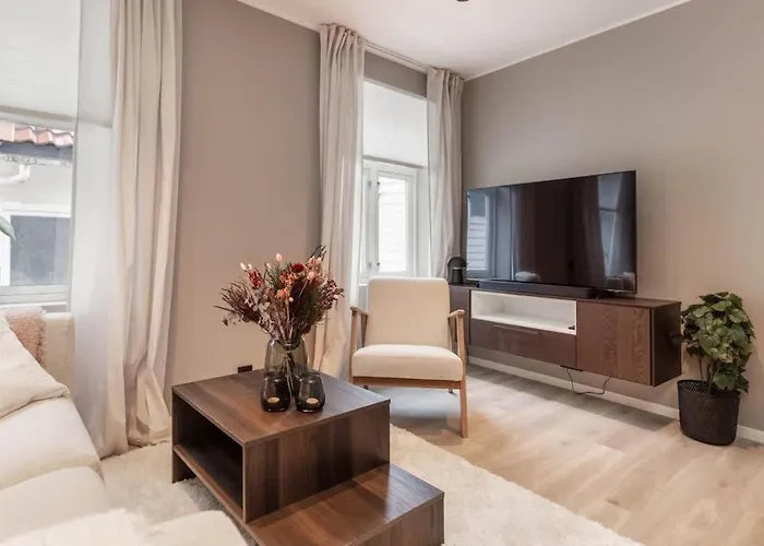 Dinbnb L 50 Meters To Bryggen L New 2023 L Sunny Backyard *