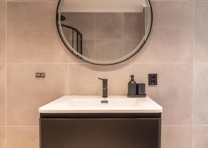 Dinbnb L 50 Meters To Bryggen L New 2023 L Sunny Backyard Daire *