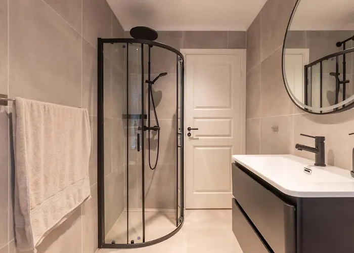 Daire Dinbnb L 50 Meters To Bryggen L New 2023 L Sunny Backyard Bergen