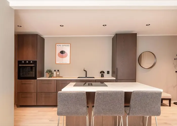 Dinbnb L 50 Meters To Bryggen L New 2023 L Sunny Backyard *