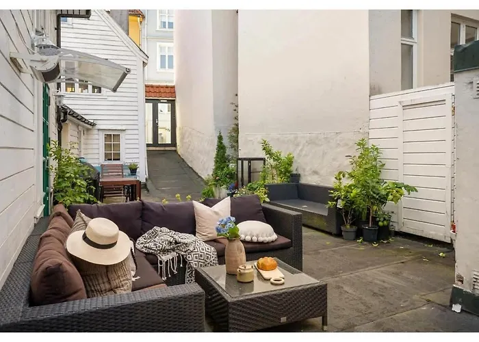Dinbnb L 50 Meters To Bryggen L New 2023 L Sunny Backyard * Bergen