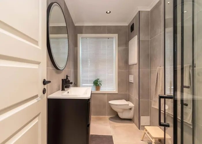 Dinbnb L 50 Meters To Bryggen L New 2023 L Sunny Backyard Daire *