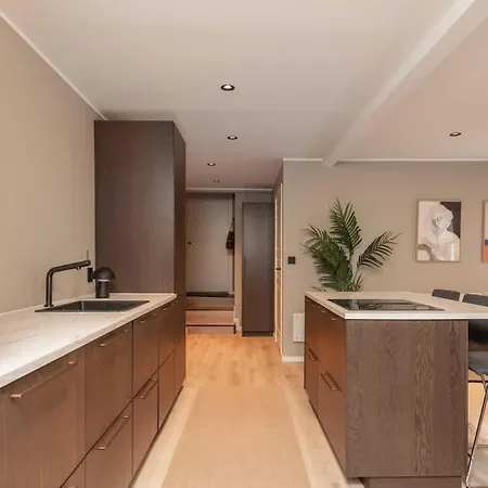 Dinbnb L 50 Meters To Bryggen L New 2023 L Sunny Backyard برغن