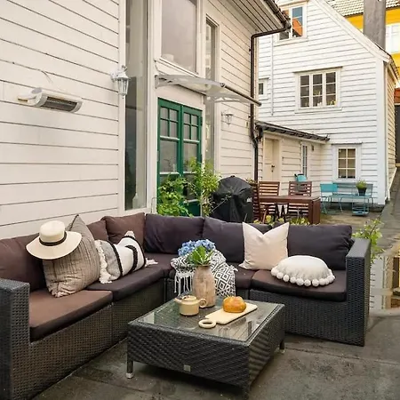 شقة Dinbnb L 50 Meters To Bryggen L New 2023 L Sunny Backyard برغن